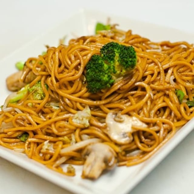 L- Vegetables Lo Mein.